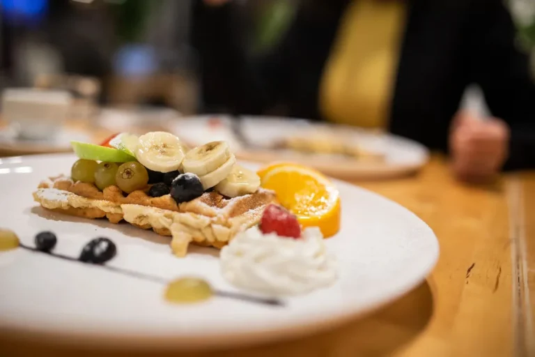 TIABI Coffee & Waffle logo